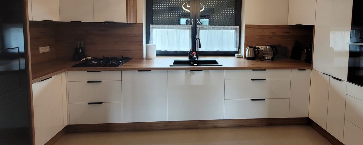 kuchnia-na-wymiar-jasno-ciemna